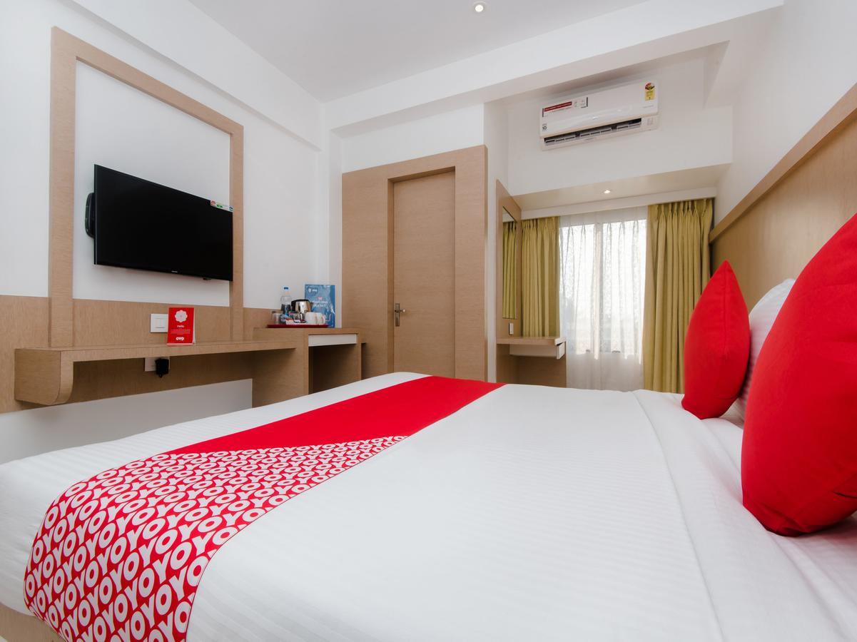 Oyo 13089 Hotel Gold Crest Navi Mumbai Exterior photo